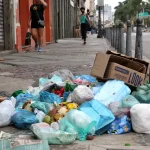 Câmara aprova multa para quem descartar lixo em vias públicas