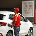 Aumento de etanol na gasolina divide opiniões sobre impacto em carros 