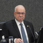 Fachin aguarda explicações de ministros para decidir sobre crise 